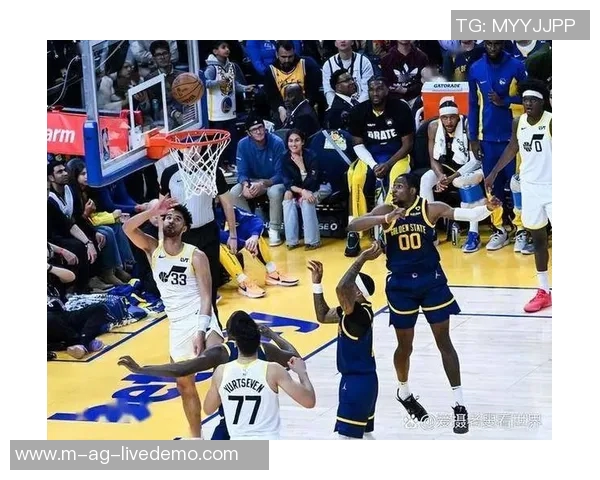 掘金与国王激战正酣球迷期待精彩对决与绝妙表现 掘金与国王激战正酣球迷期待精彩对决与绝妙表现